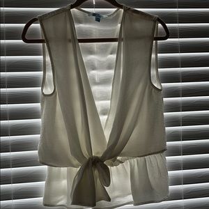She + Sky Sleeveless Blouse